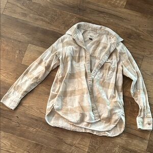 American Eagle Outfitters Cream and Tan Plaid Shirt